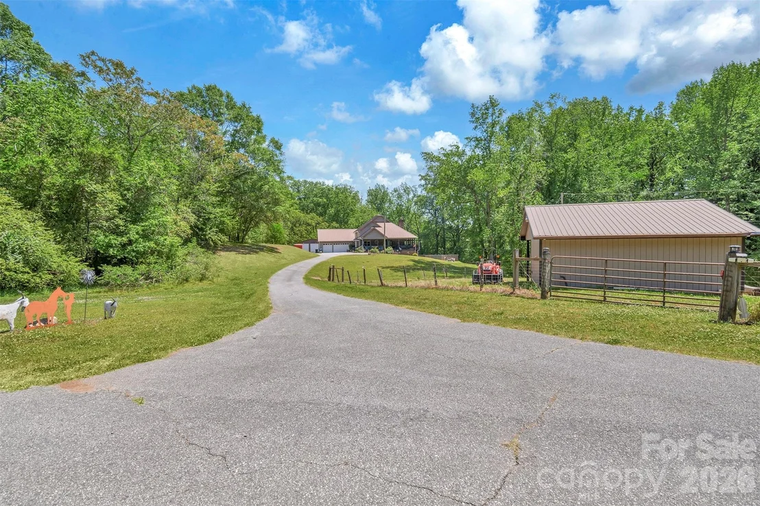 Photo of 105 Winchester Drive
