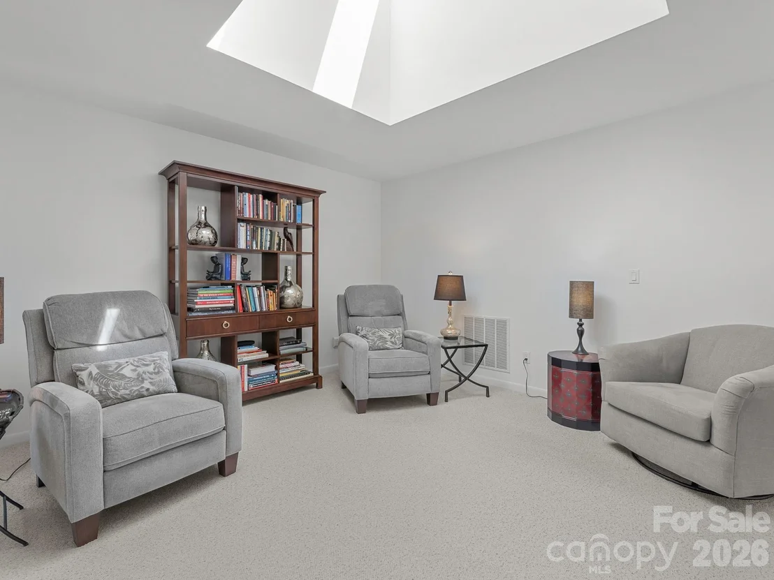 Photo of 5 Jackson Grove S
