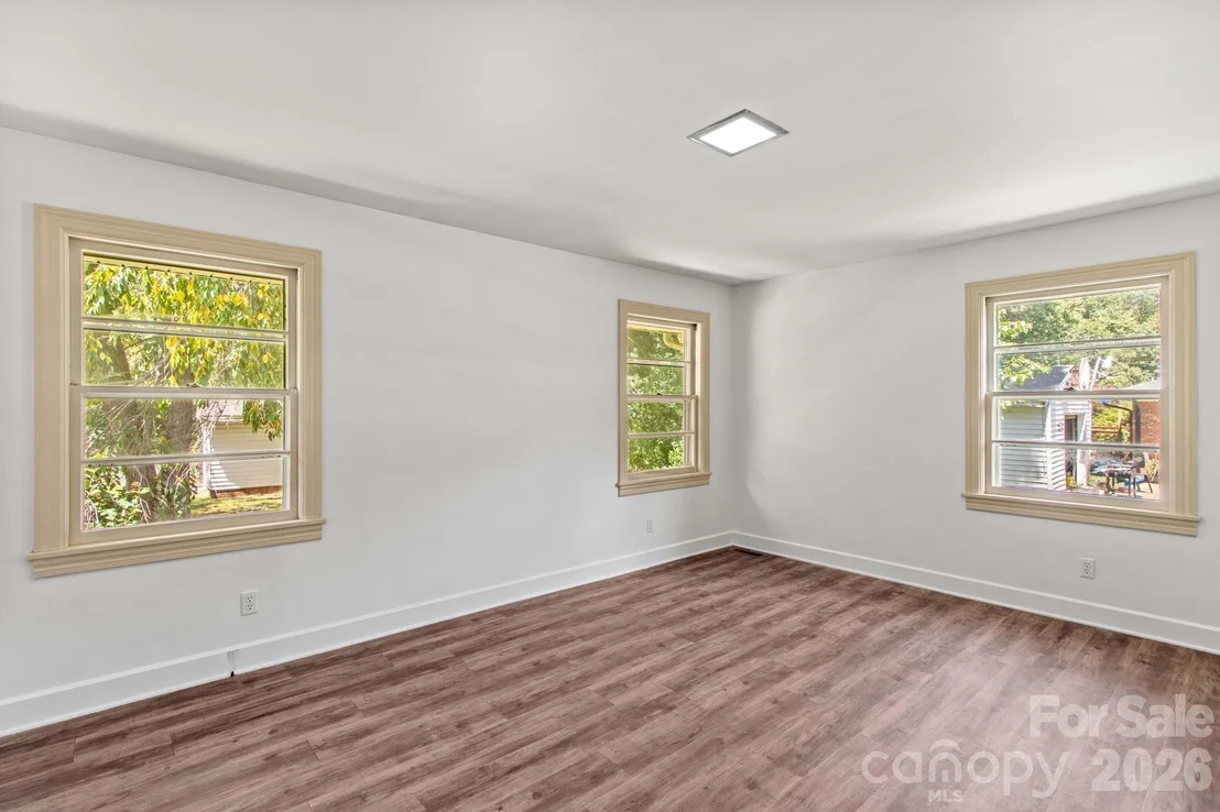 Photo of 875 Bonanza Drive