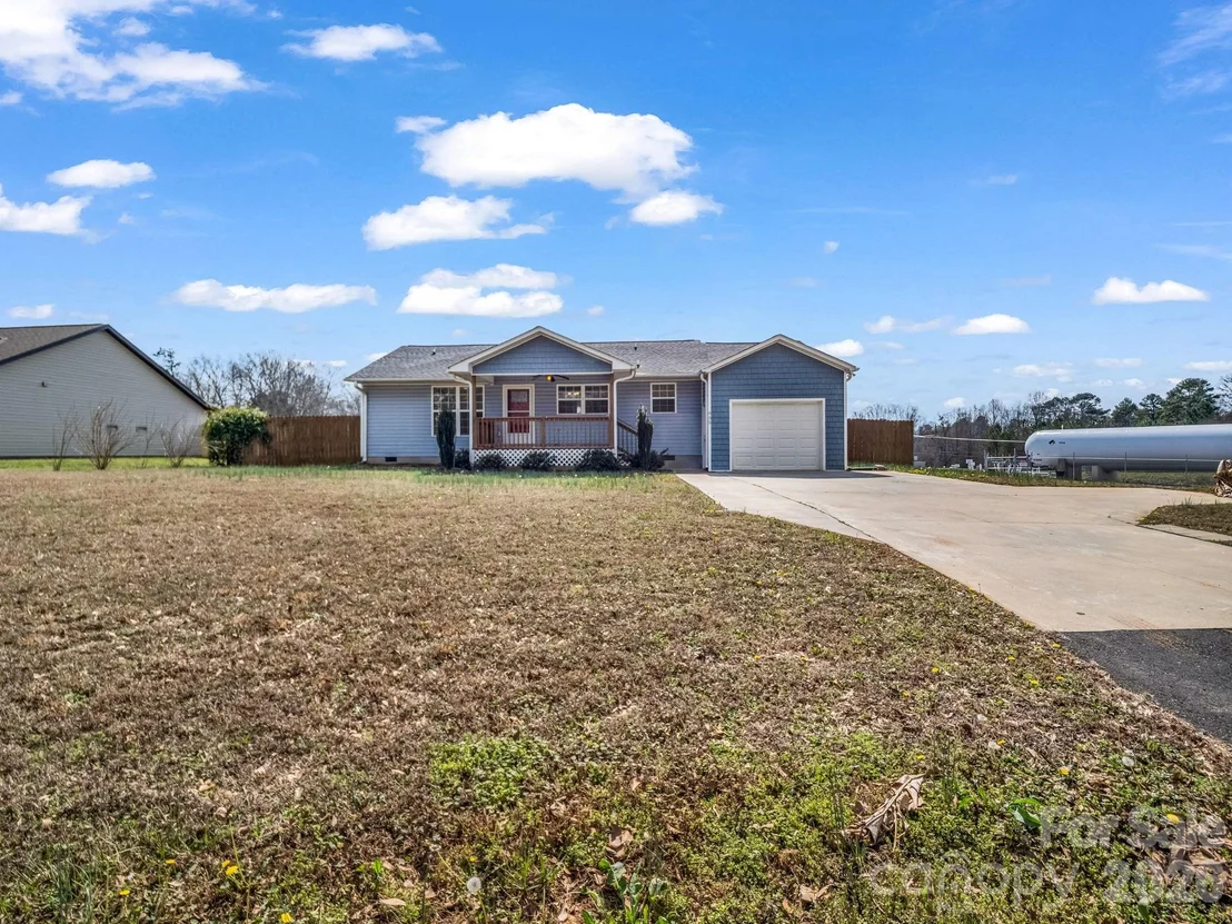 Photo of 655 W Oconee Street