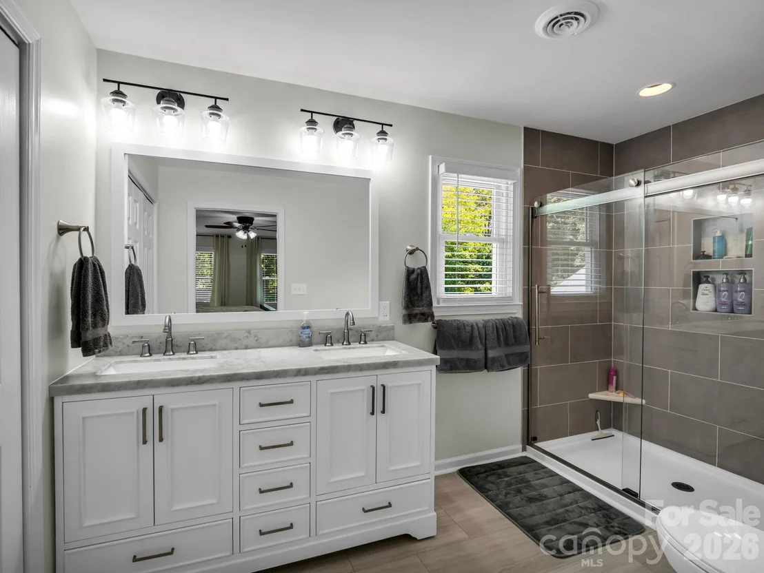 Photo of 215 Hillcrest Drive