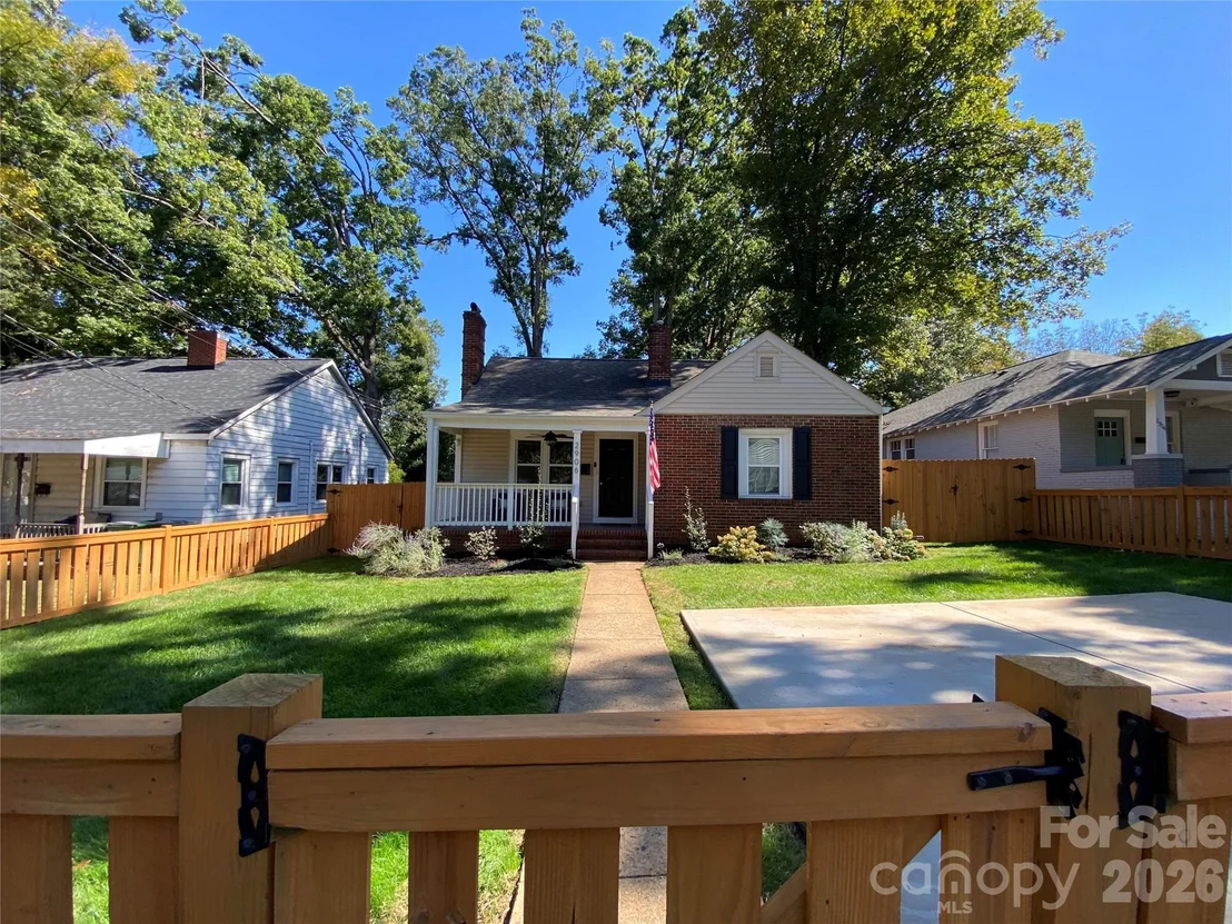 Photo of 2906 Rush Avenue