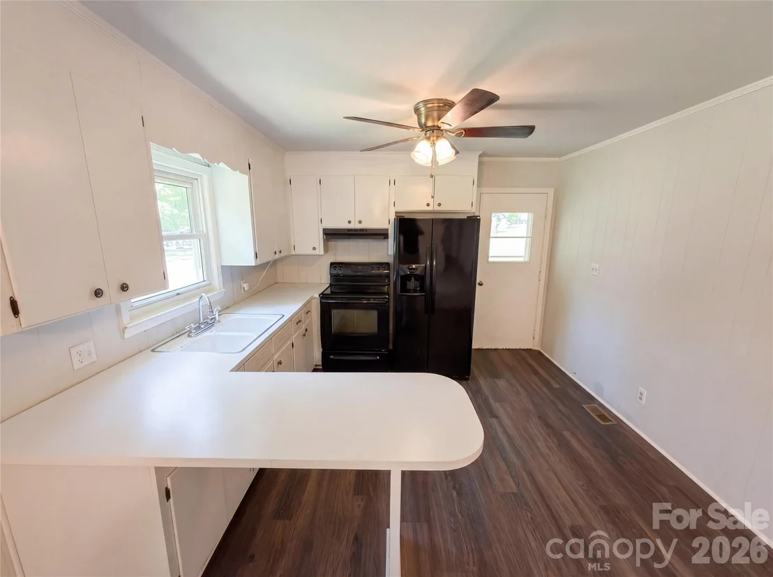 Photo of 2155 Airdale Road