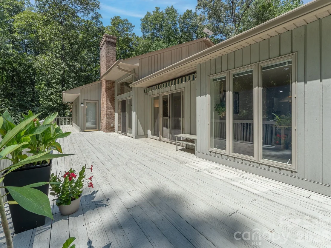 Photo of 5 Jackson Grove S