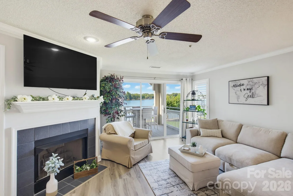 Photo of 1338 Torrence Circle