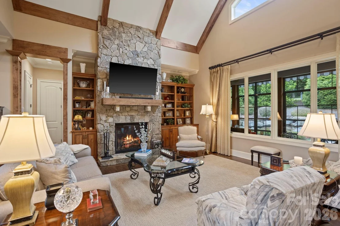 Photo of 390 Shipman Parkway
