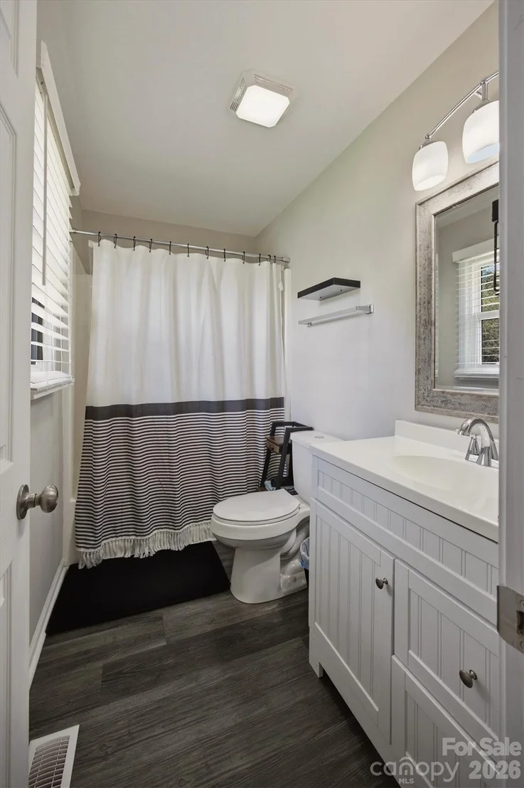 Photo of 1772 Woodridge Circle