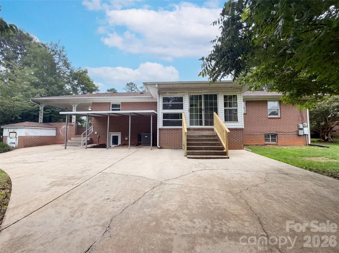 Photo of 411 Roy Eaker Road