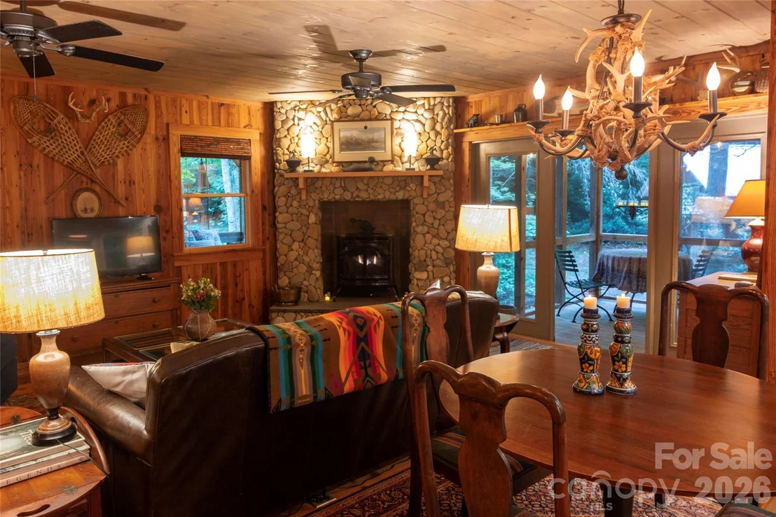 Photo of 2218 Mountain Page Road