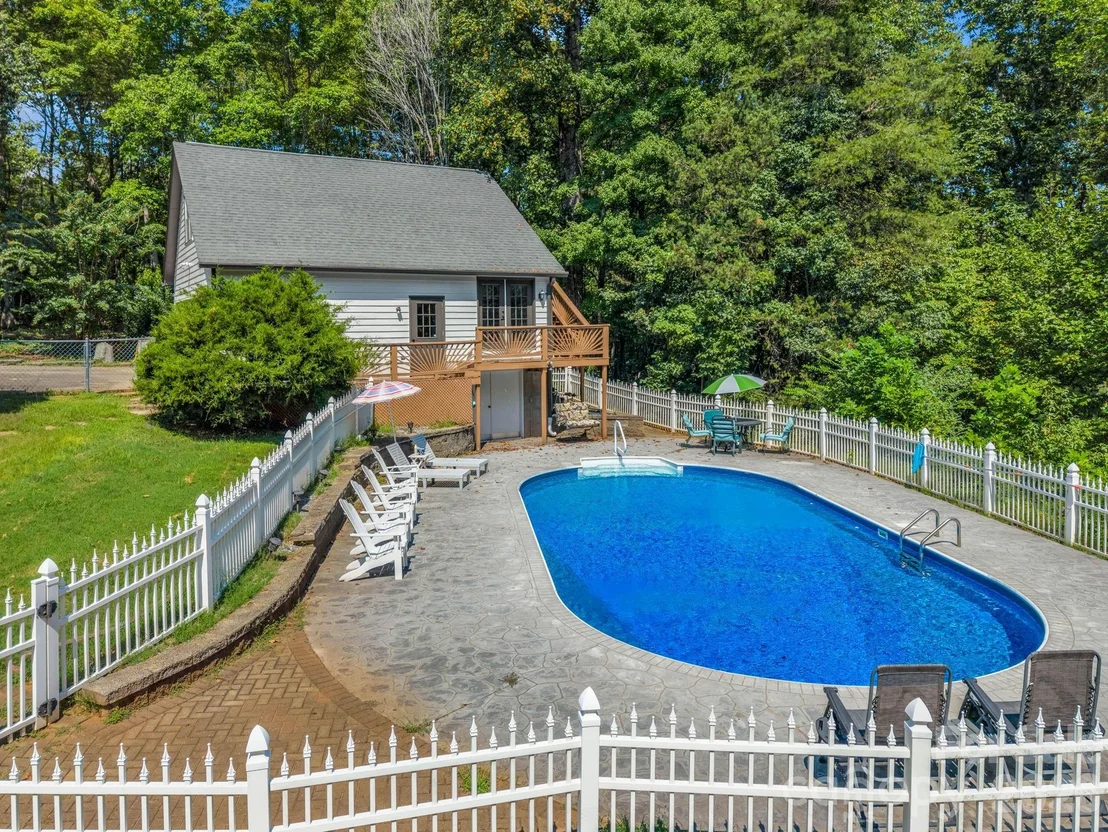Photo of 215 Hillcrest Drive