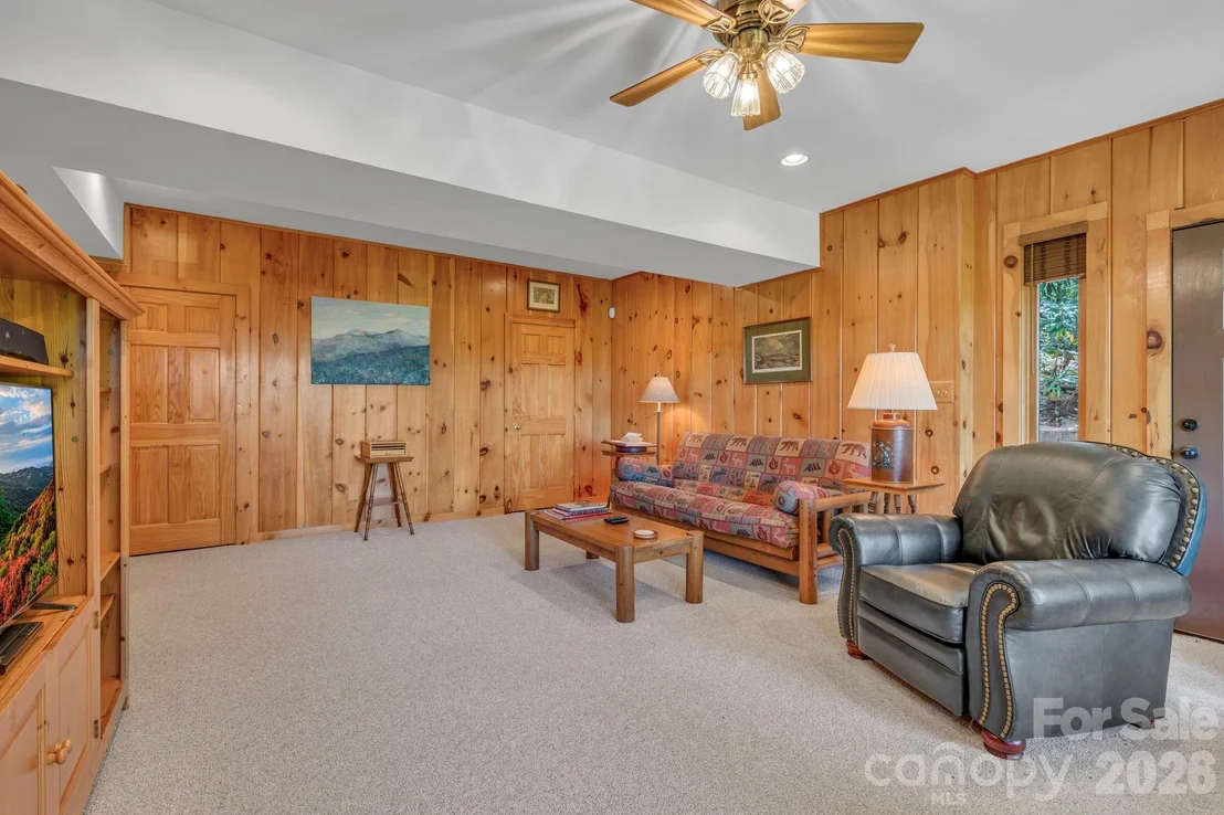 Photo of 4880 Nightingale Lane