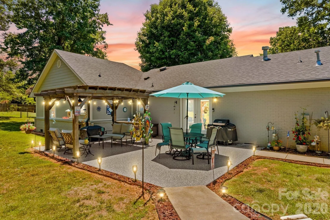 Photo of 465 Bonanza Drive