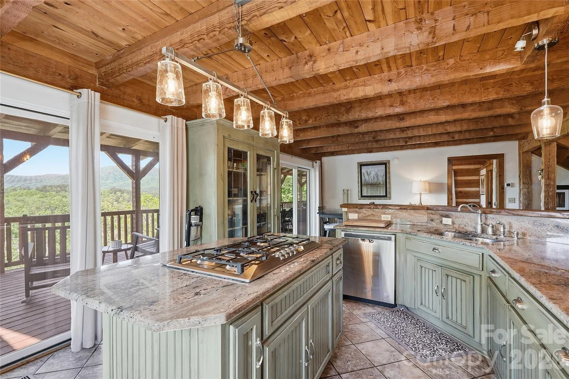 Photo of 723 N Highland Road