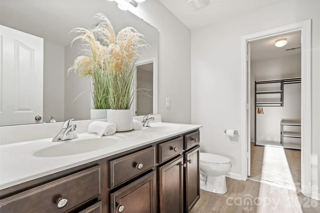 Photo of 407 Lind Point Lane