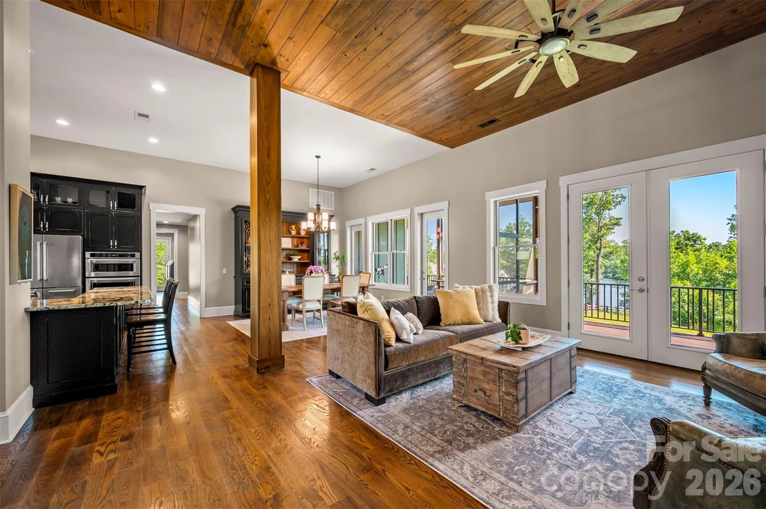 Photo of 398 Mapleton Lane