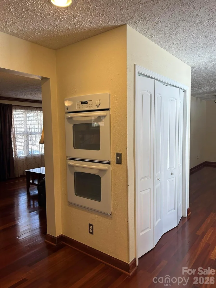 Photo of 323 Swamp Fox Drive