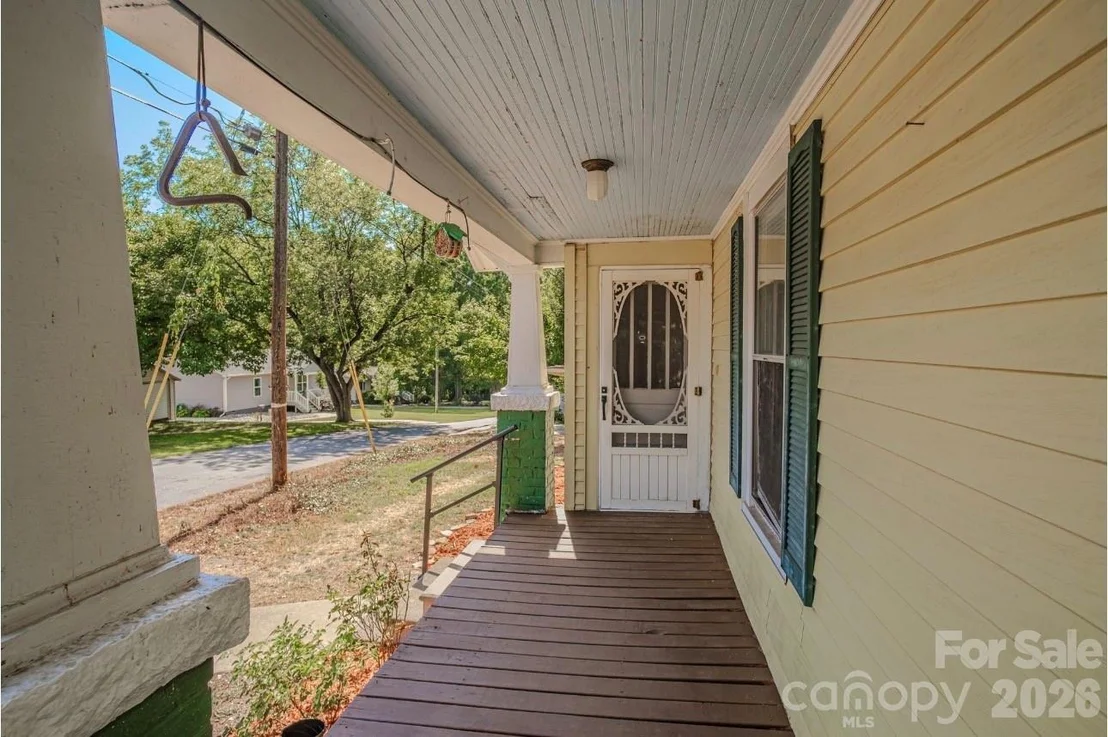 Photo of 401 8th Street