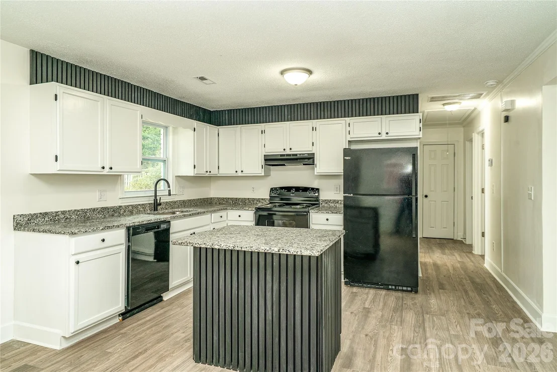 Photo of 3115 Crestview Drive