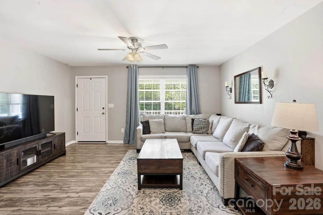 Photo of 142 Sam Bailes Boulevard