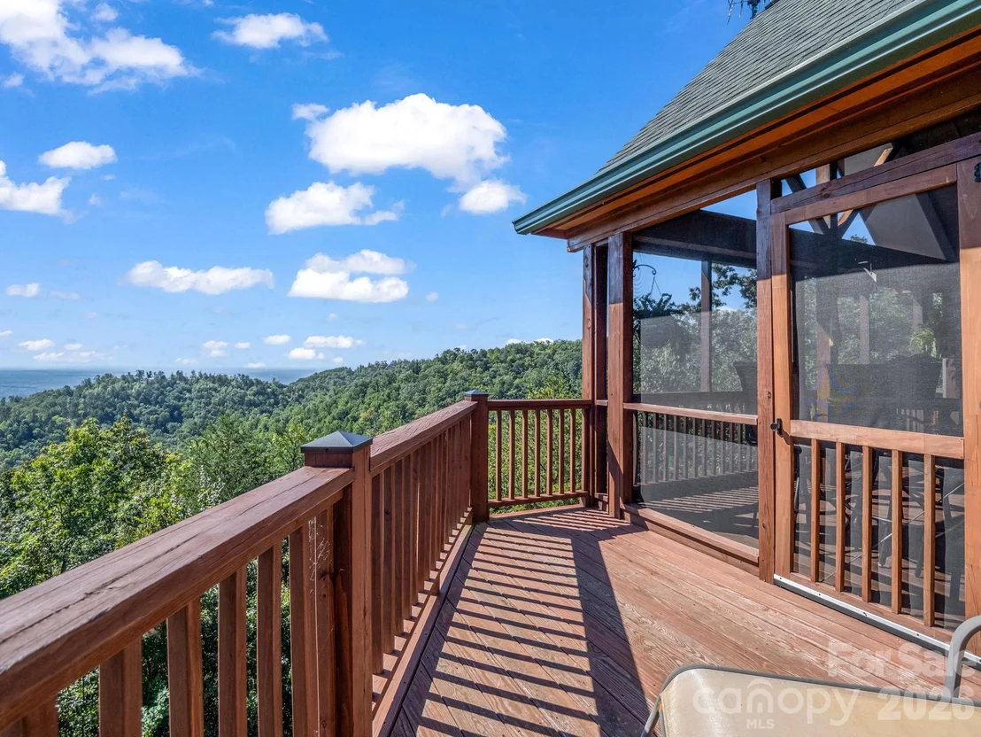 Photo of 762 Valley View Drive