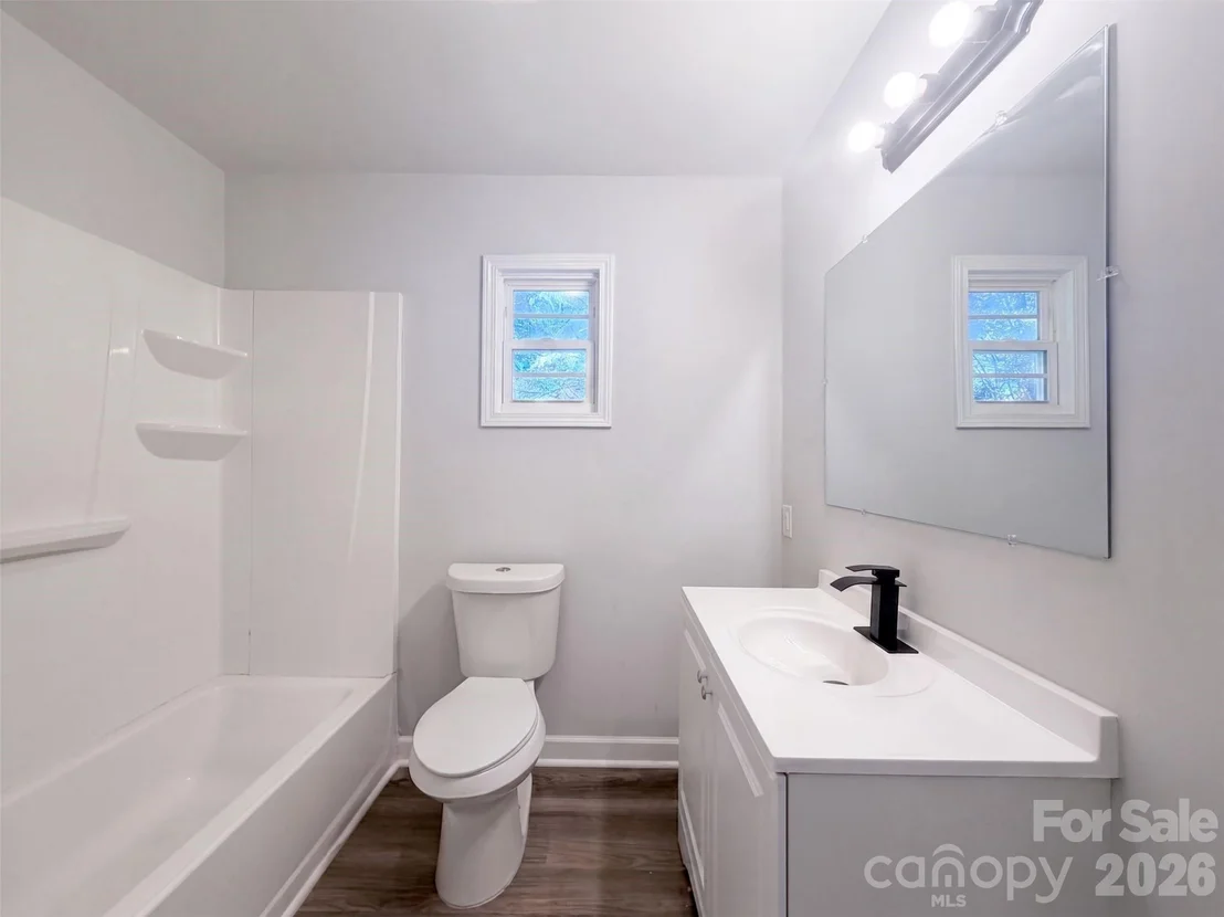 Photo of 131 Highland Point Avenue
