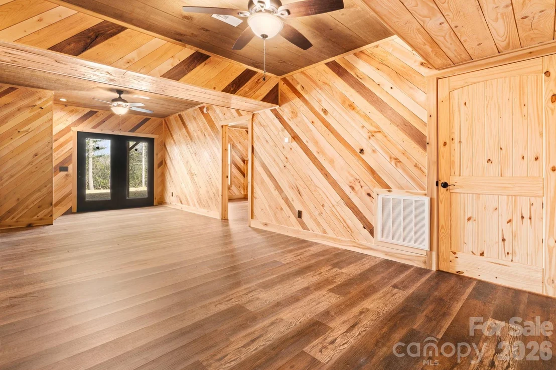 Photo of 449 Hampton Ridge Road