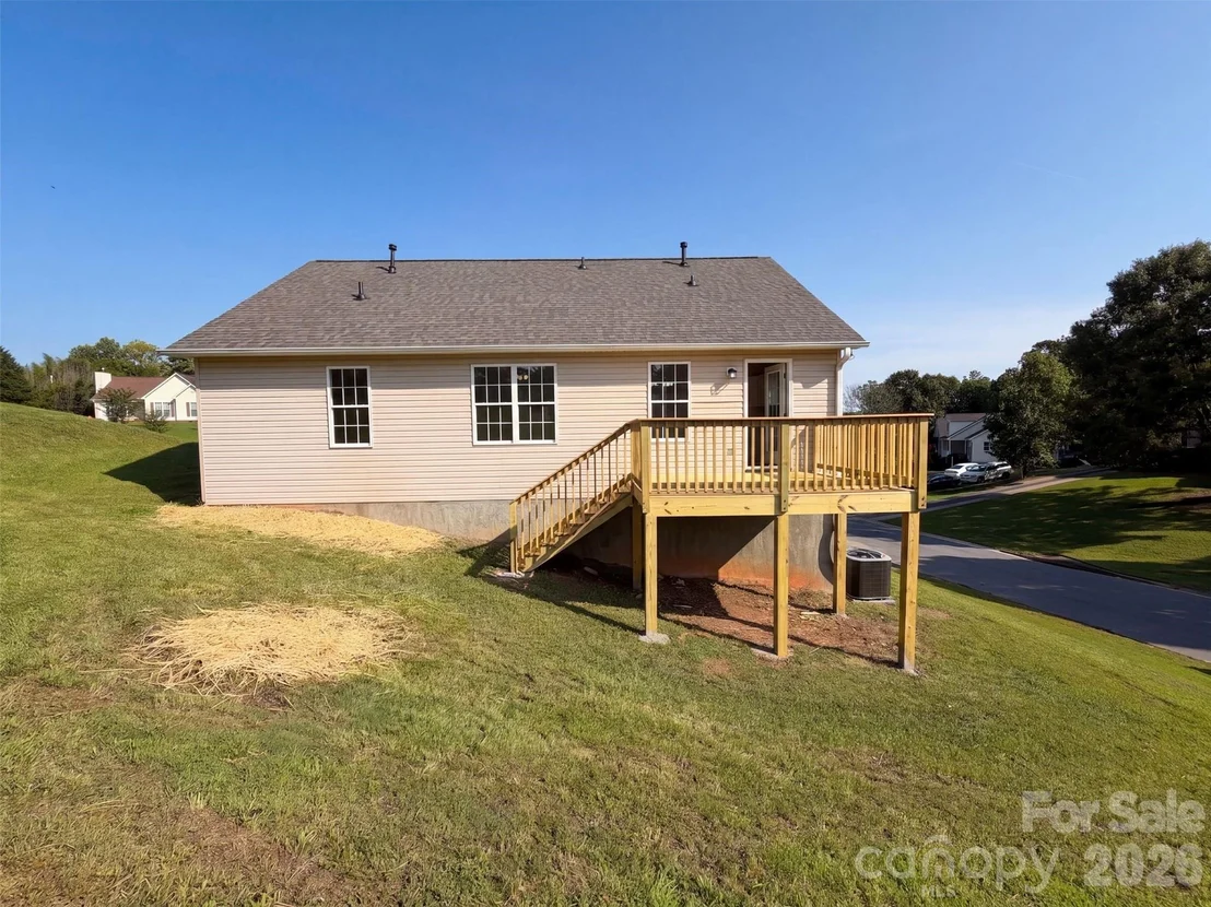 Photo of 1667 Oakview Way