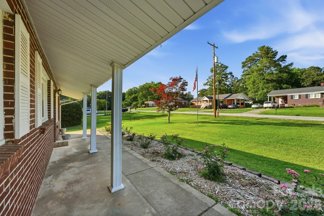 Photo of 112 Brookside Drive