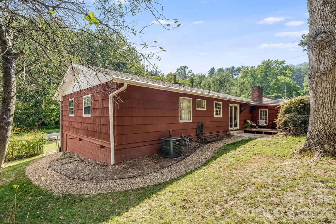 Photo of 5 W Maple Drive