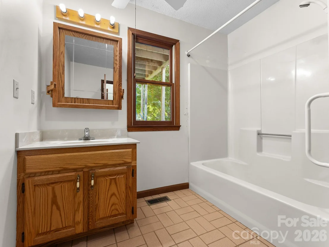 Photo of 220 Wingfield Way