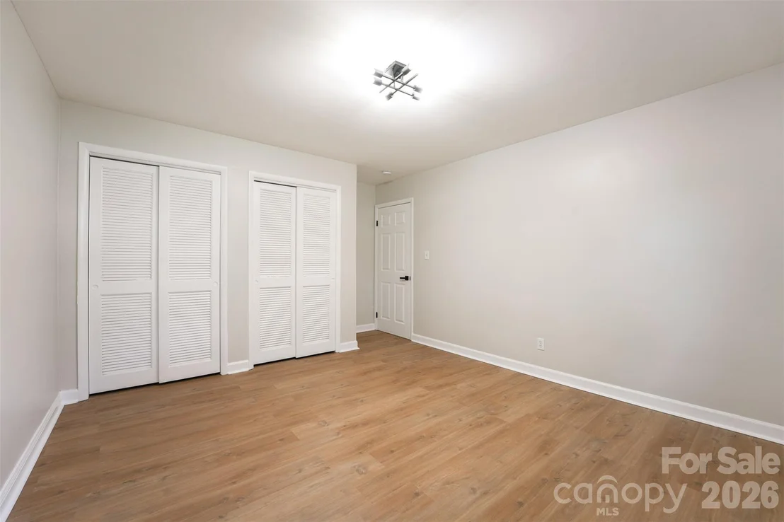 Photo of 1902 19th Avenue NE