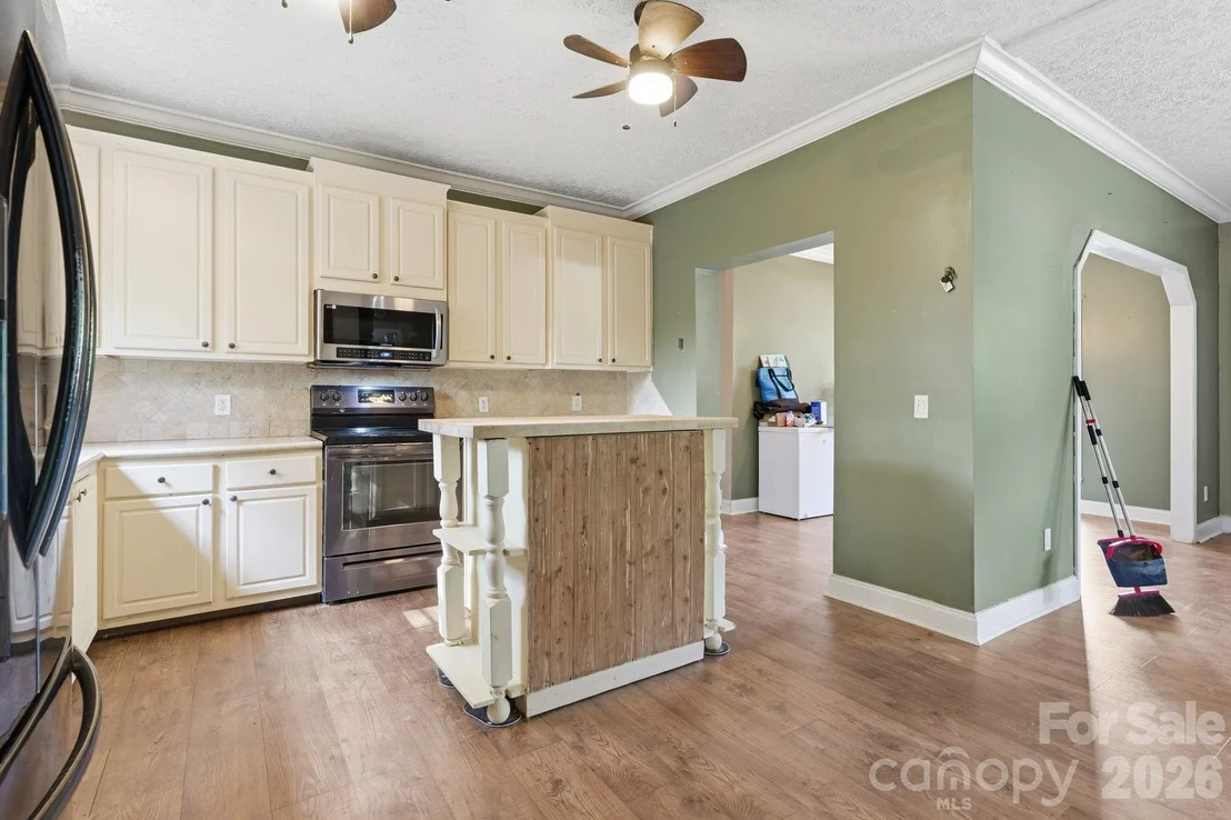 Photo of 2825 Sweeping Pine Lane