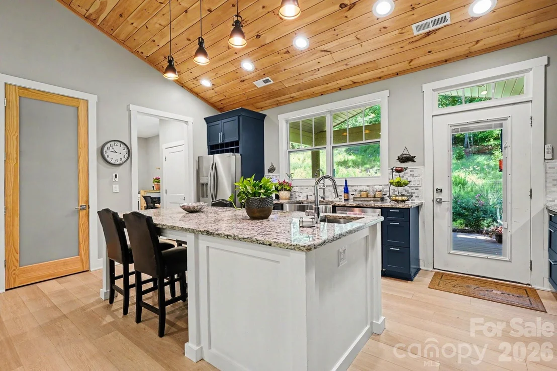 Photo of 1241 Hayes Road