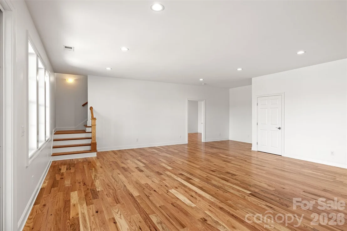 Photo of 490 Mapleton Lane