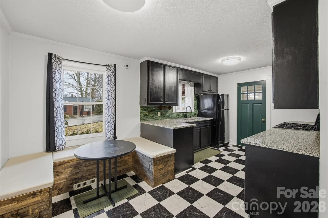 Photo of 44 Forest Avenue