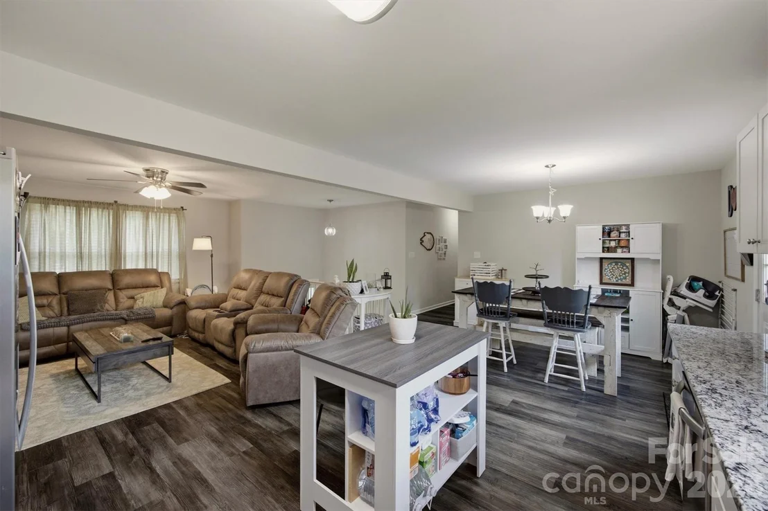 Photo of 1772 Woodridge Circle