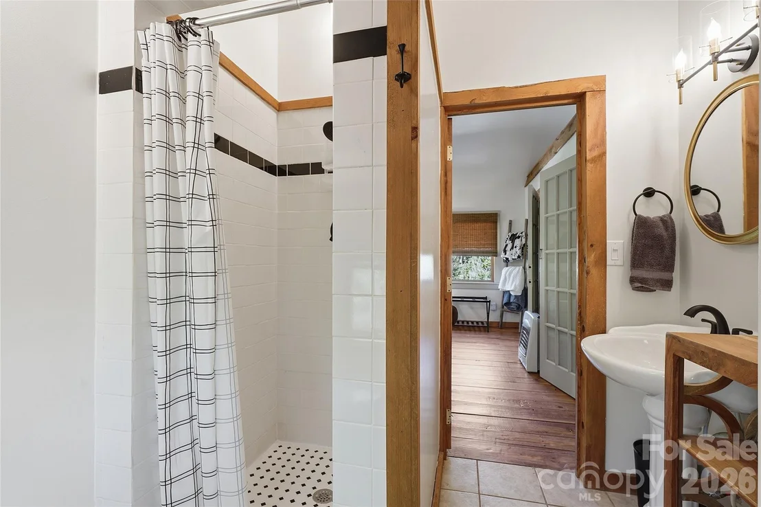 Photo of 723 N Highland Road