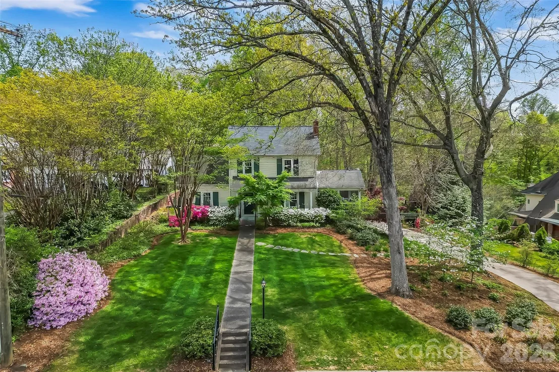 Photo of 115 Riverside Court
