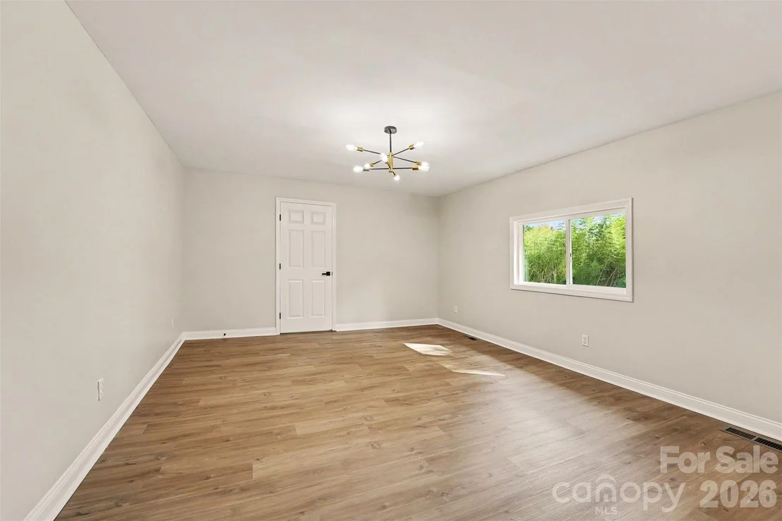 Photo of 1902 19th Avenue NE