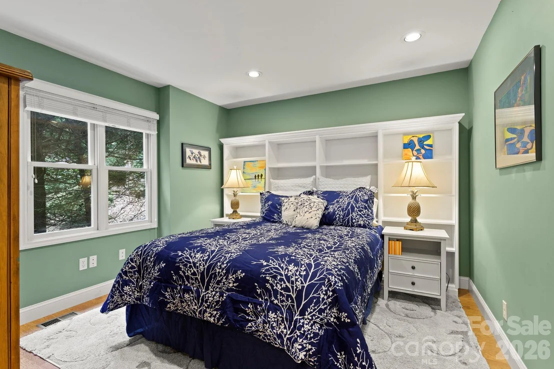 Photo of 324 Kenmure Drive