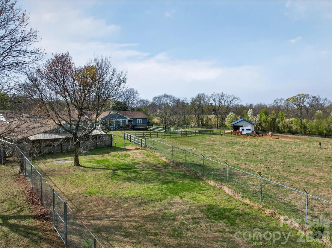 Photo of 341 Ridings Road