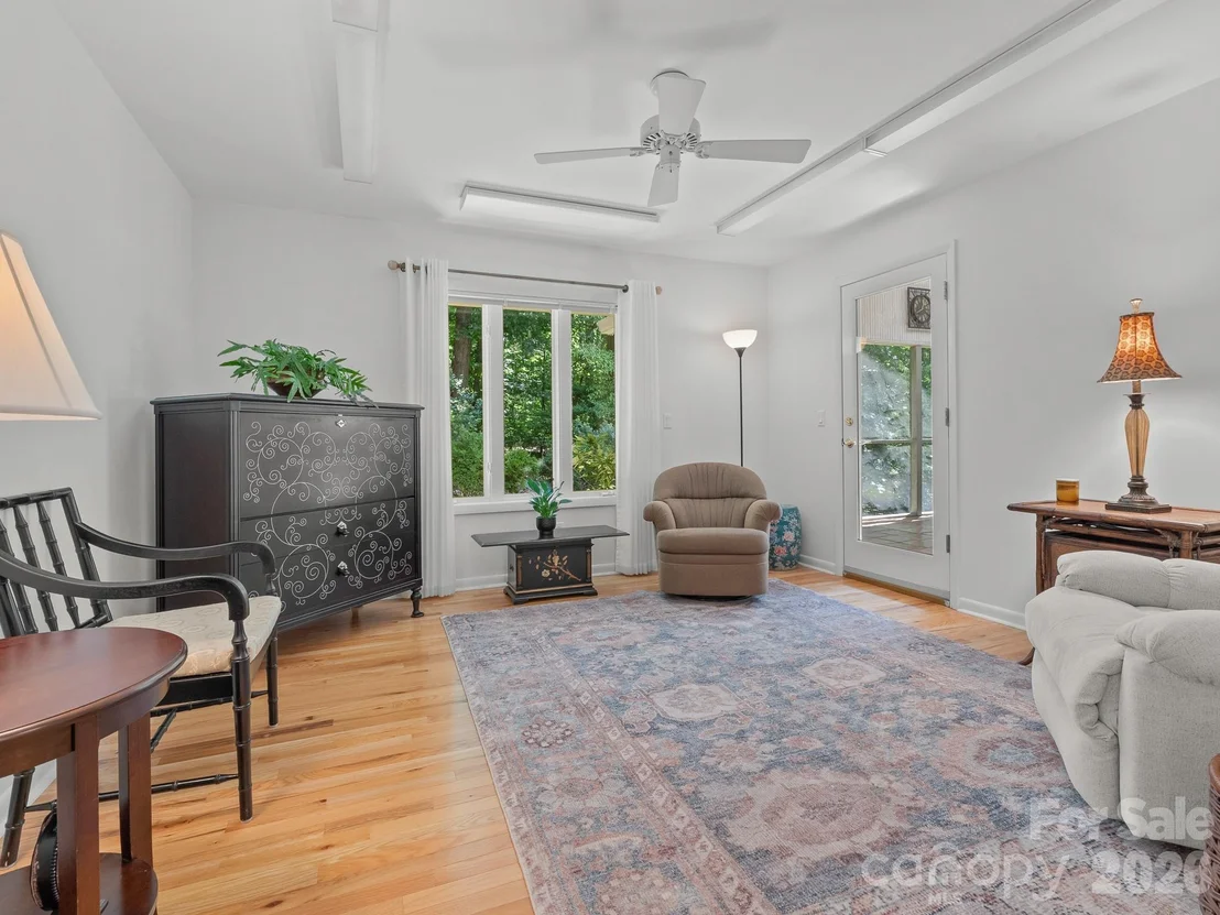 Photo of 5 Jackson Grove S