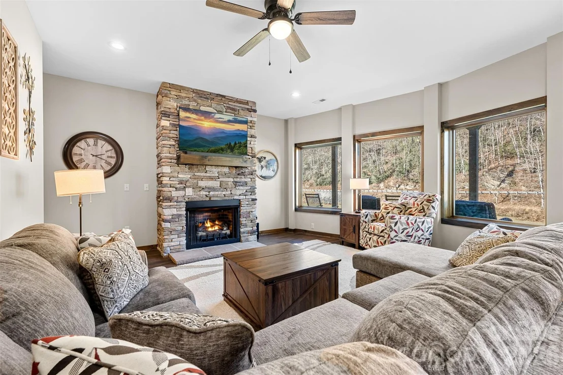 Photo of 446 Green Meadows Drive