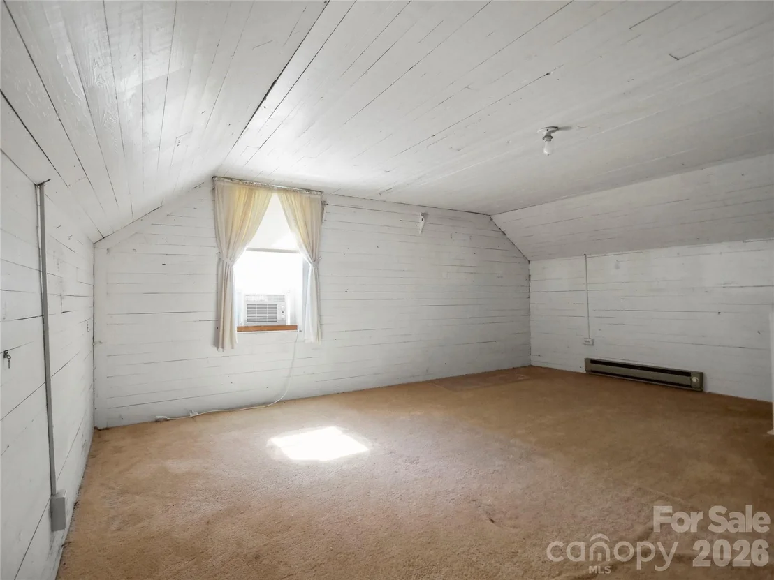 Photo of 2125 Whiteside Road