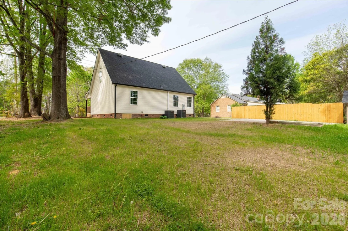Photo of 2425 Kershaw Camden Highway
