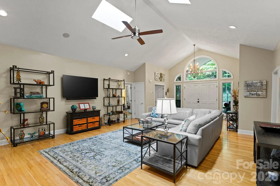 Photo of 324 Kenmure Drive