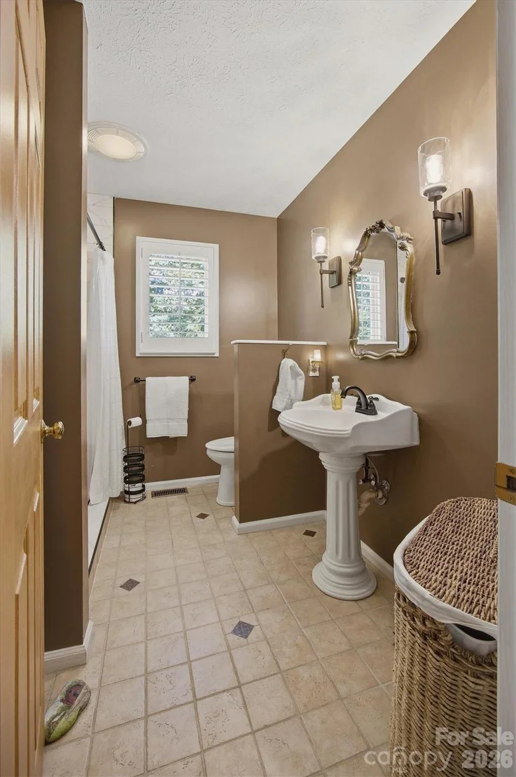 Photo of 232 Westwood Drive