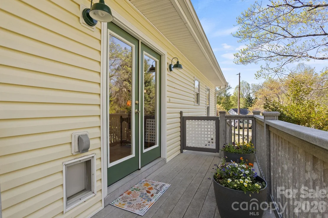 Photo of 367 Crescent Street