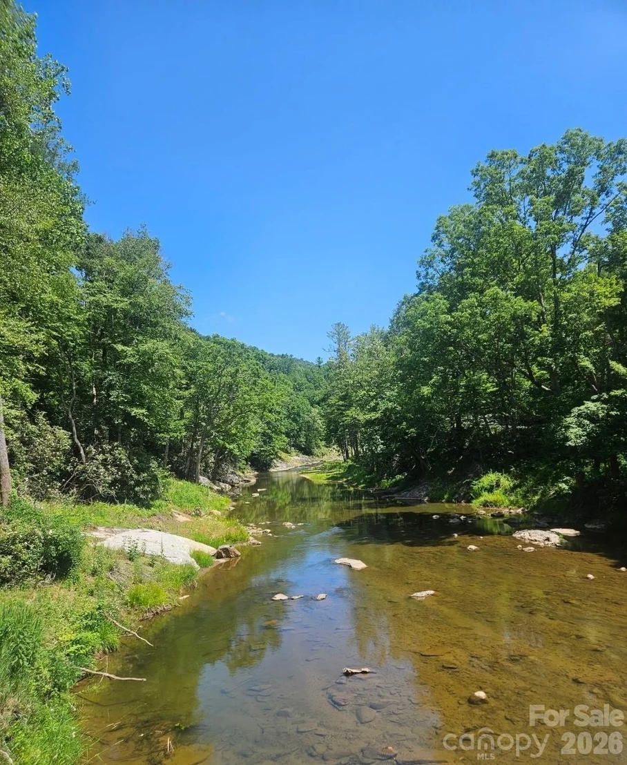 Photo of 886 Hanging Rock Road