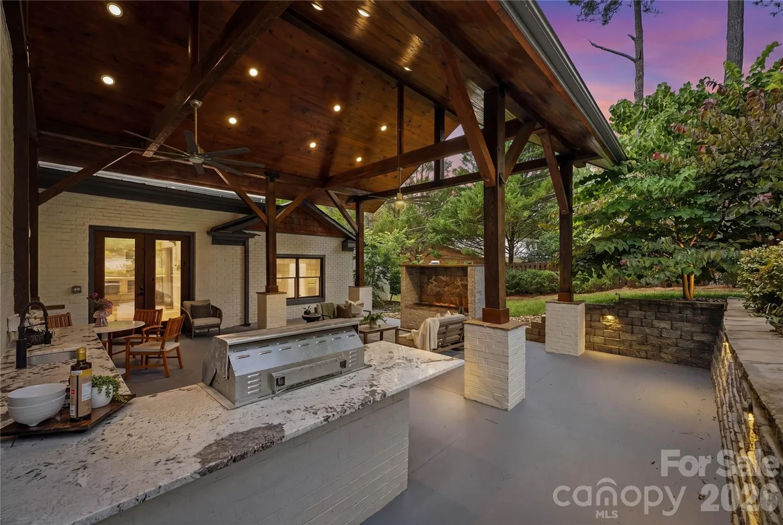 Photo of 2919 Colony Road